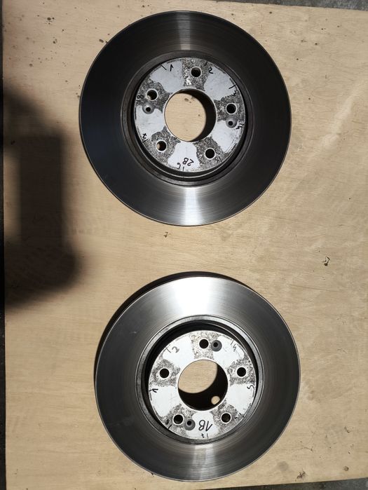 Tarcze hamulcowe hyunda przódi Breck BR451 VA100 używane