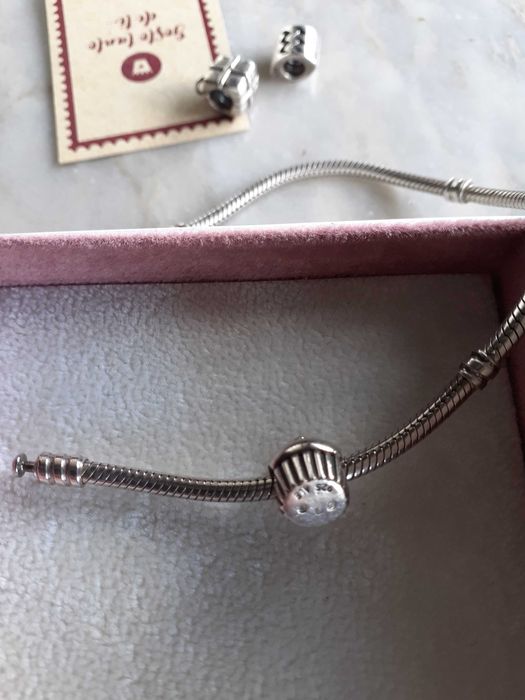 Conta pandora ouro e prata