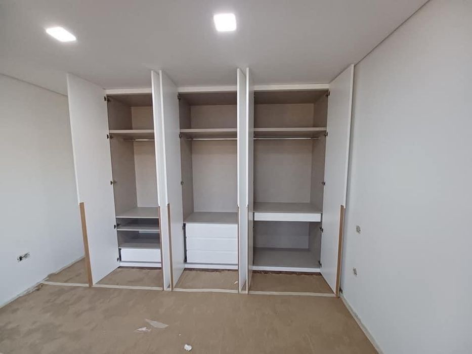 Fazemos rouupeiros por media,em hidrofago lacado brilho ,ou mate ,.