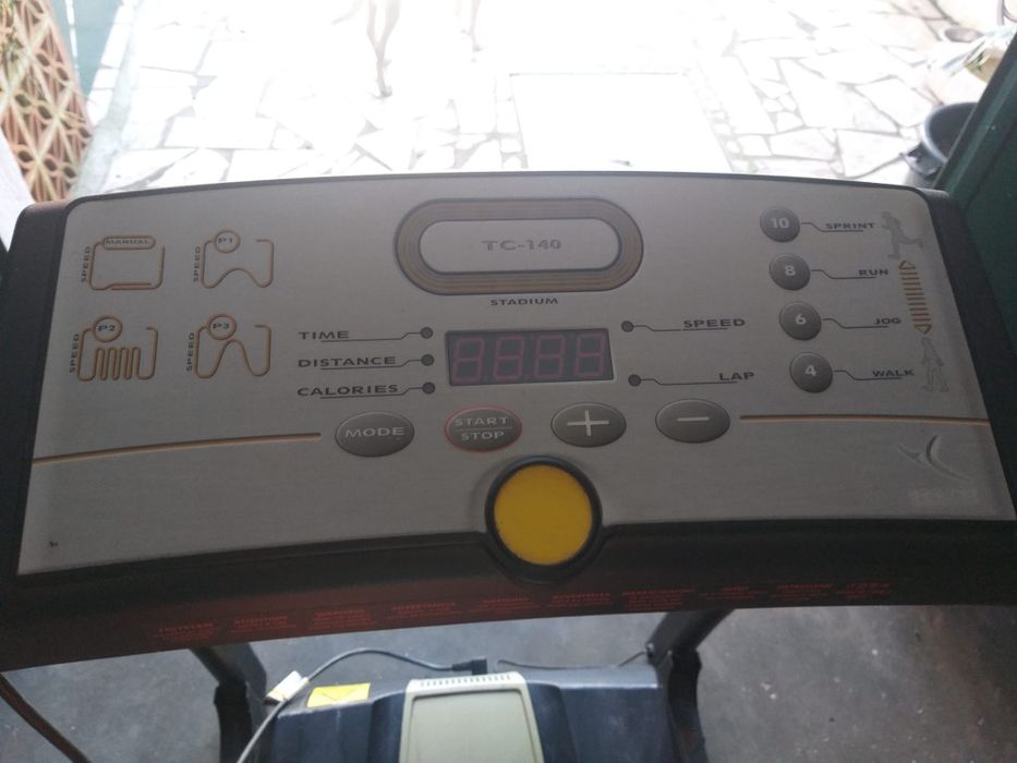 Vendo uma passadeira elétrica em ótimo estado de uso.