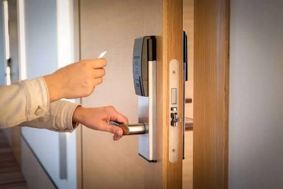 Вскрытие квартир Одесса | Открыть дверь без повреждений 24/7