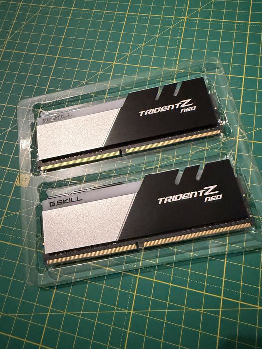 Оперативна памʼять G.Skill Trident Z Neo DDR4-4000 • 32 GB (2×16)