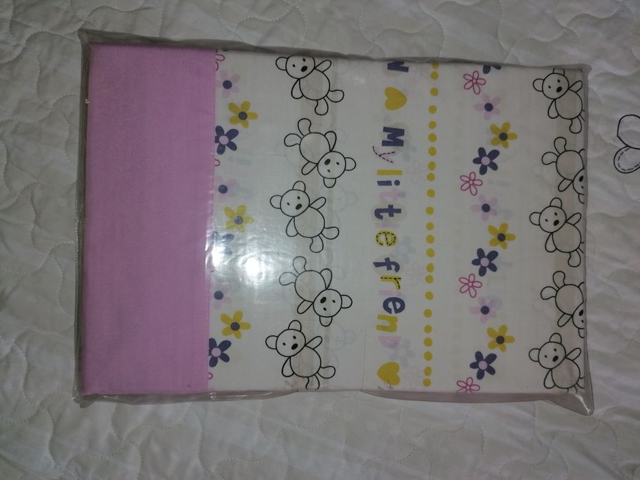 Colcha + almofadas + lençóis + cortinados de criança