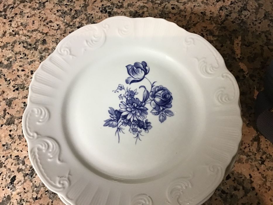 Pratos de sobremesa vista alegre