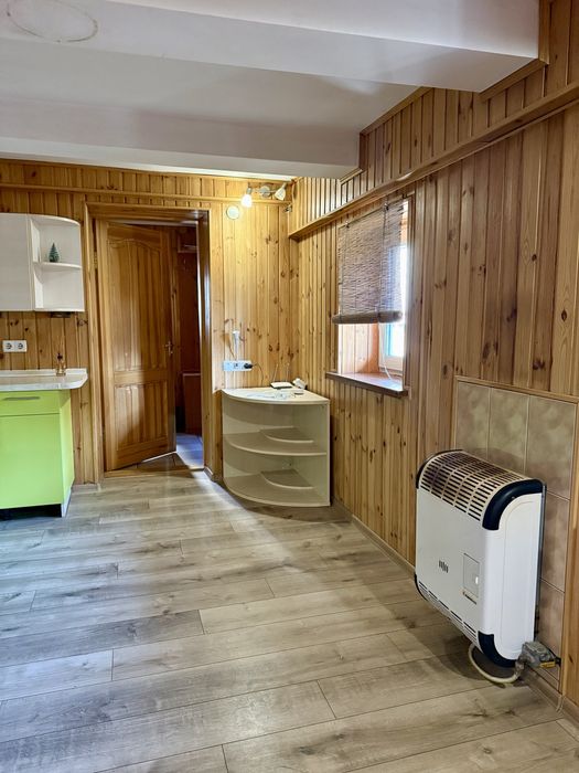 Здається будинок в тихому районі міста