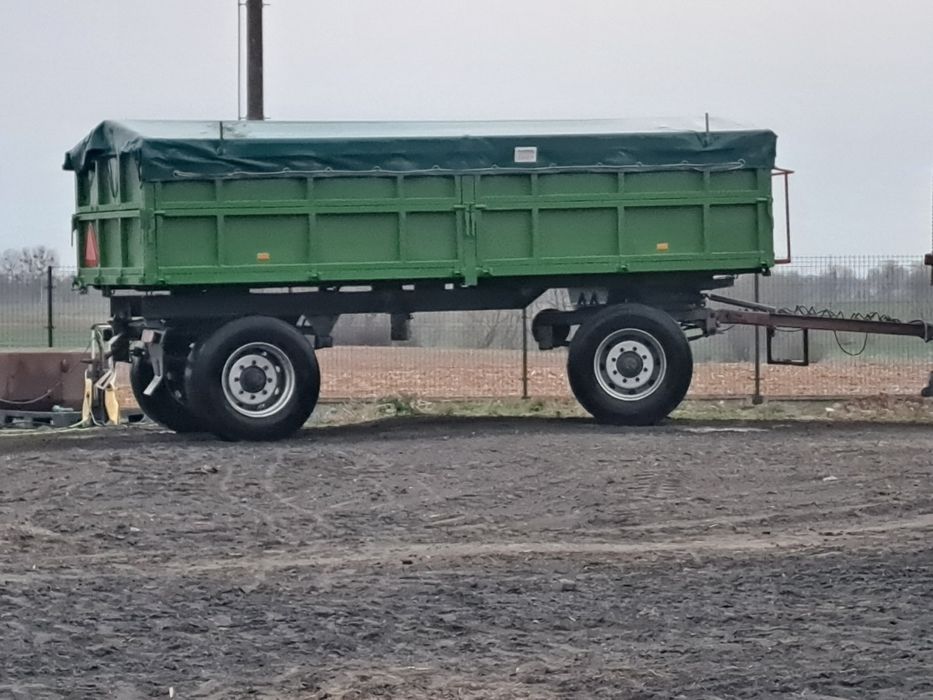 HL8011 HW8011 przyczepa rolnicza