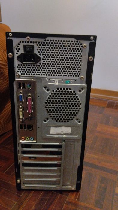 Torre PC em bom estado