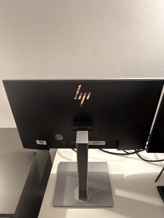 Monitory hp E233