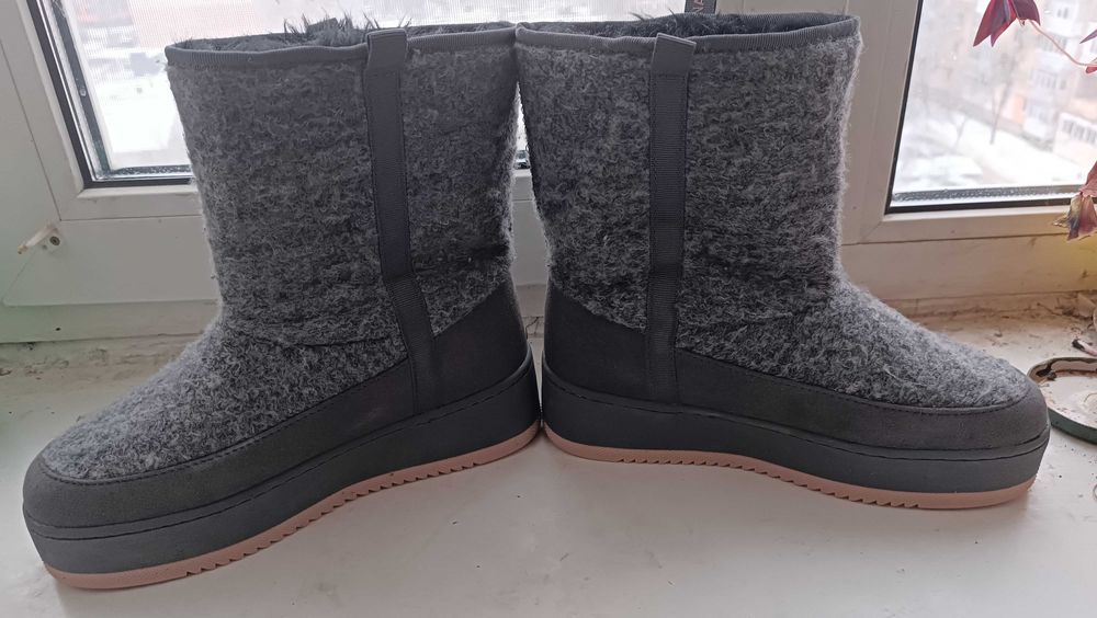 Нові зимові черевики угги Napapijri River.Оригінал.Р 37.23.5 см