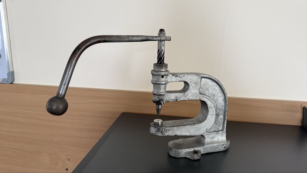 Prasy kaletnicze, napownice, otwornica