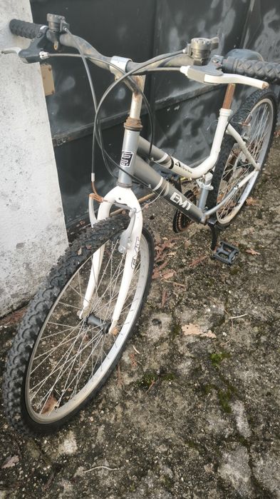Bicicleta EMT Terrain Series