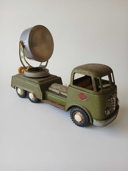 Camião Militar Metálico Vintage com Holofote – Colecionismo