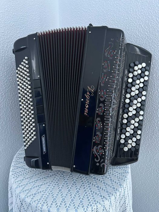 Acordeao Vignoni 4 Voz 120 Baixos Esta com.   Baixa de preço