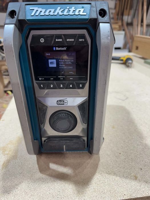 Makita MR007 G radio