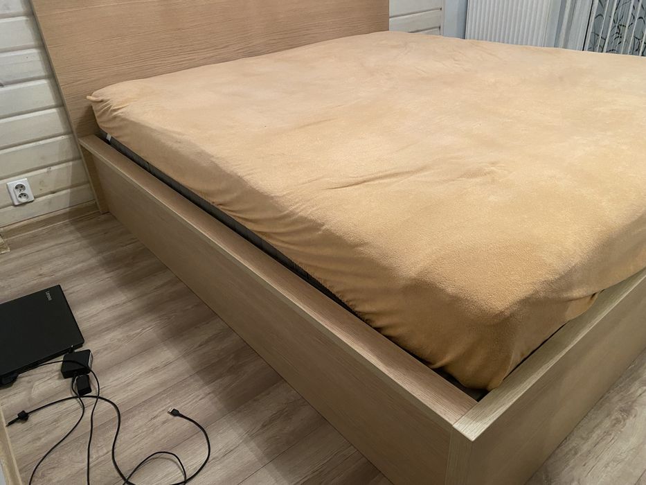 Łóżko Ikea Malm 180x200 + materax Ikea