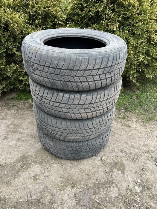 Opony zimowe 215/65 R16 używane