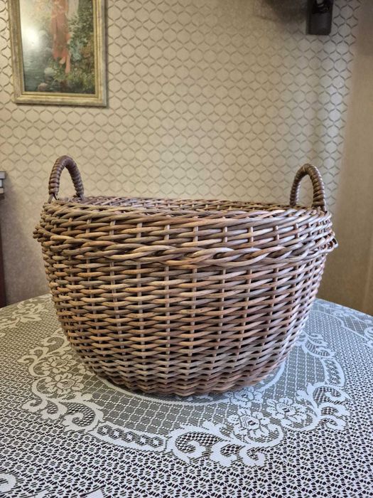 Стильні дровітні, кашпо з ротангу у Дрогобичі