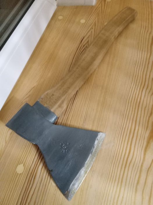 Топор вироблений в 1987 р.