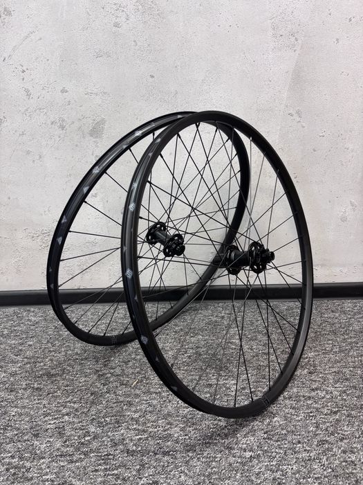 Koła Specialized 29 cali / Boost / Tubeless Ready / 6 śrub