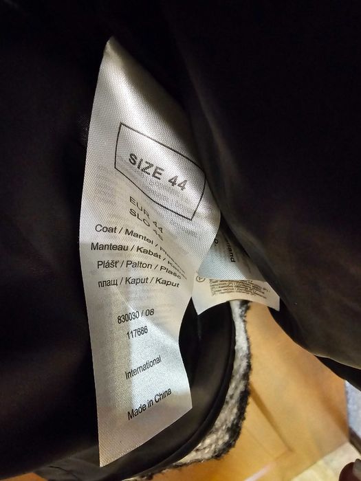 Plaszcz w szaro czarną kratę