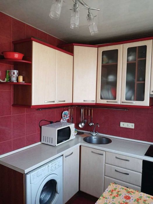 Продам 3х комнатную квартиру. 67м2. 8/12эт. Алексеевка Шевченковский район Метро Победы.