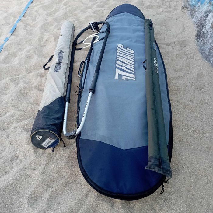 Kit com prancha de windsurf Fanatic Sting Ray 130 TT