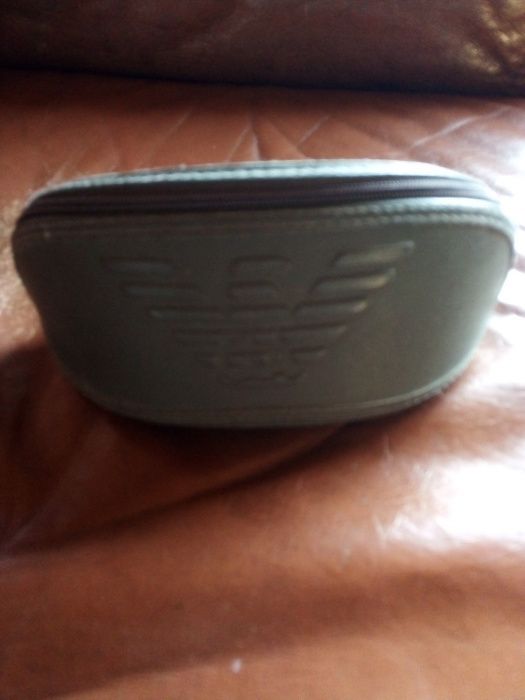 Oculos de sol + caixa