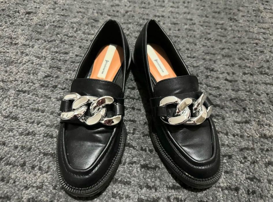 Stradivarius 36 розмір 23 см