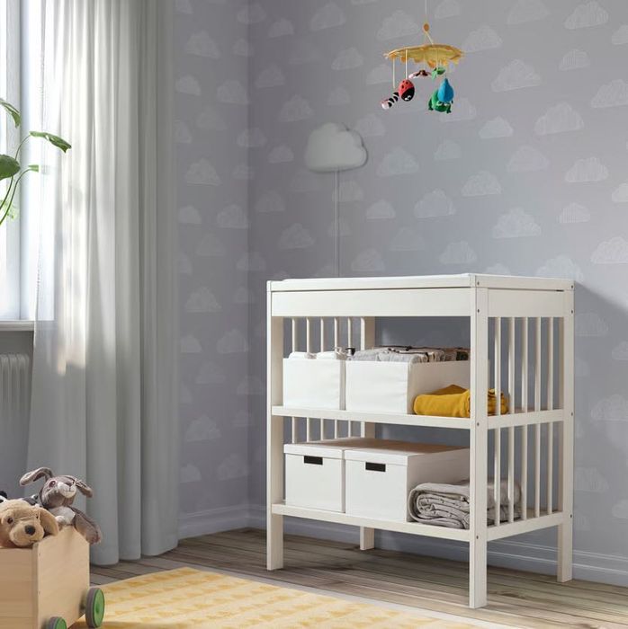 Drewniany przewijak z mata piankowa w zestawie