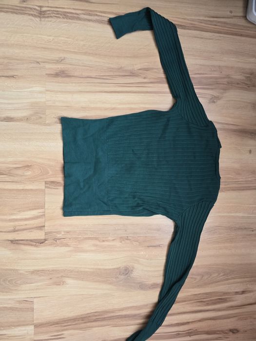 Zielony sweter elegancki