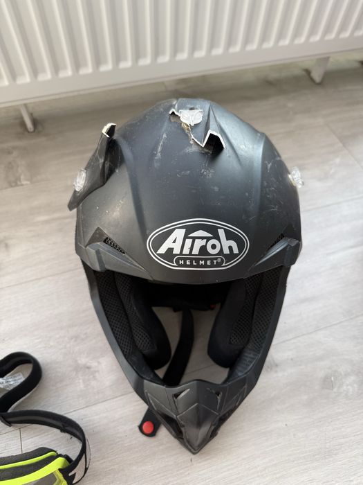 Мотошолом дитячий Airoh розмір XS і окуляри