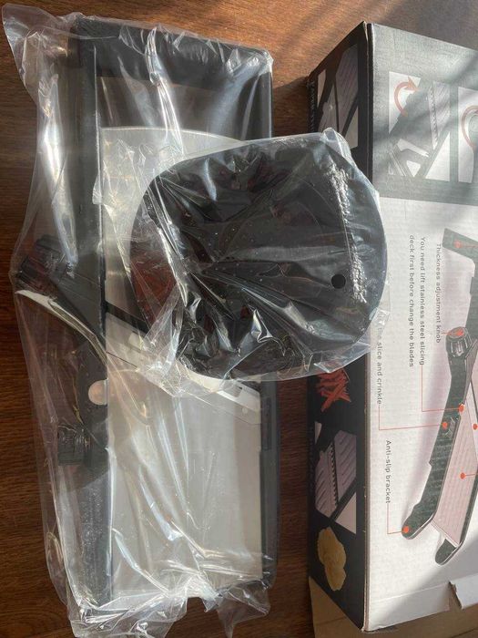 Слайсер Овочерізка з регулятором товщини Кухонна мандоліна