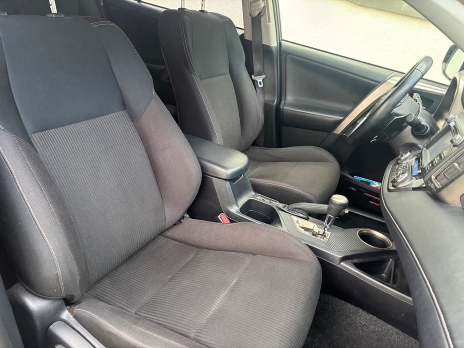 Toyota RAV-4 2013...