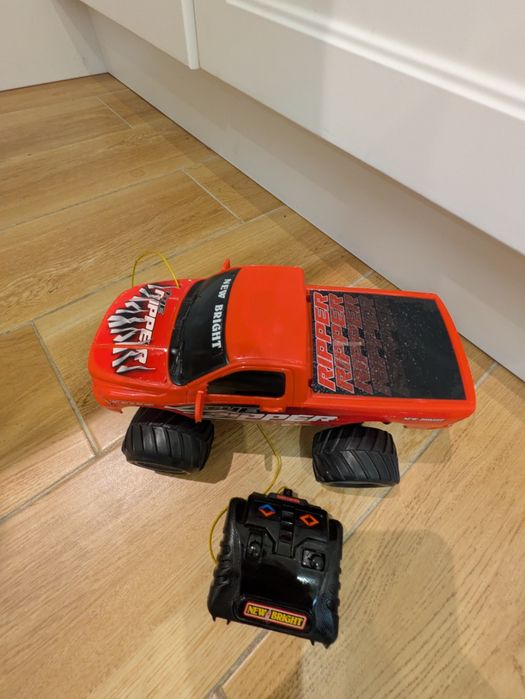 Samochód terenowy na sterowanie, New Bright