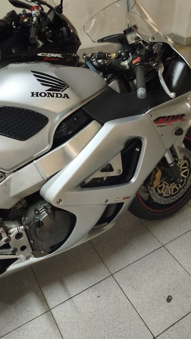 Honda cbr 929  aceito troca super motard etx