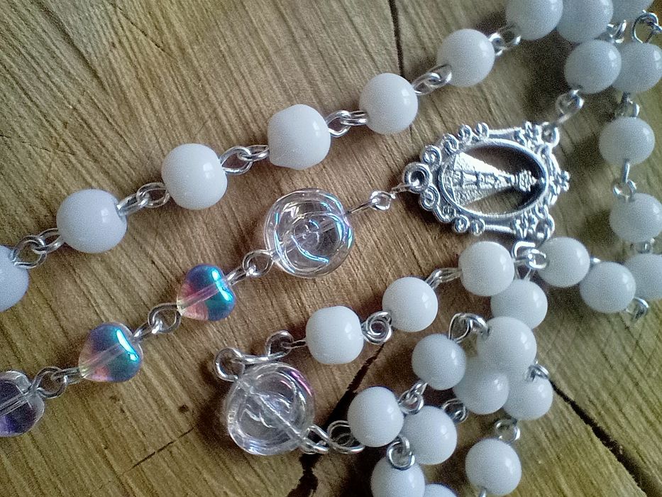 Biały, krystaliczny różaniec - handmade