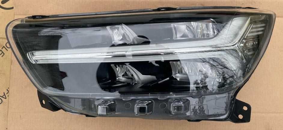 otica frontal ESQ volvo XC40 . fase 1 . FULL LED