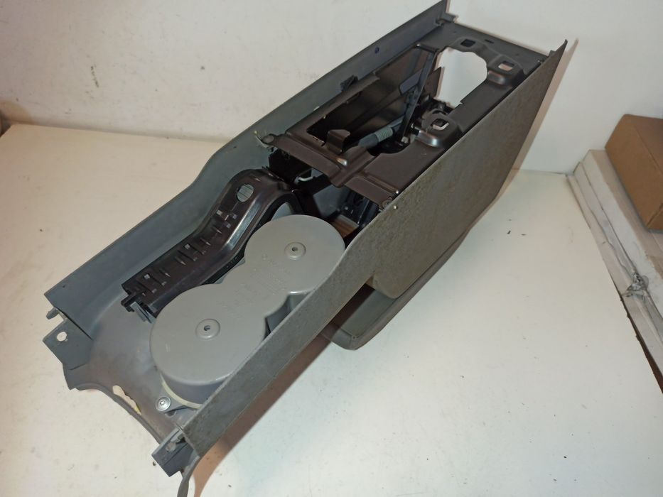 Consola de apoio de braço - VOLKSWAGEN PASSAT (3B3) | 00 - 05