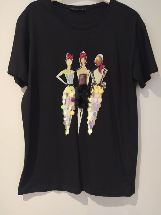 Black T-shirt in excellent condition