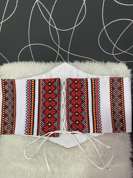 Червоеий корсетний пояс вишиванка в українському стилі «Гуцулочка»