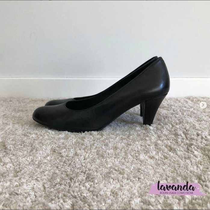 sapatos em pele tam.38