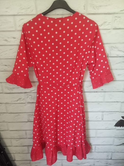 Sukienka Boohoo w rozmiarze S