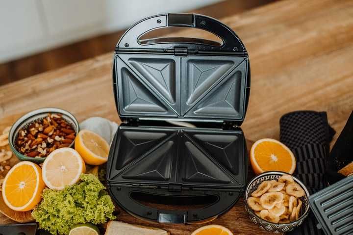 TOSTER opiekacz do kanapek GOFRÓWNICA - 5w1 różne wkładki - DLA DZIECI