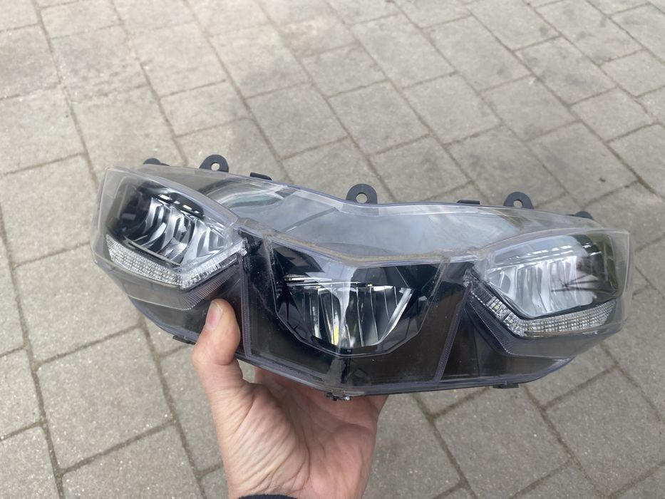 Aprilia SR GT 125 lampa led przednia