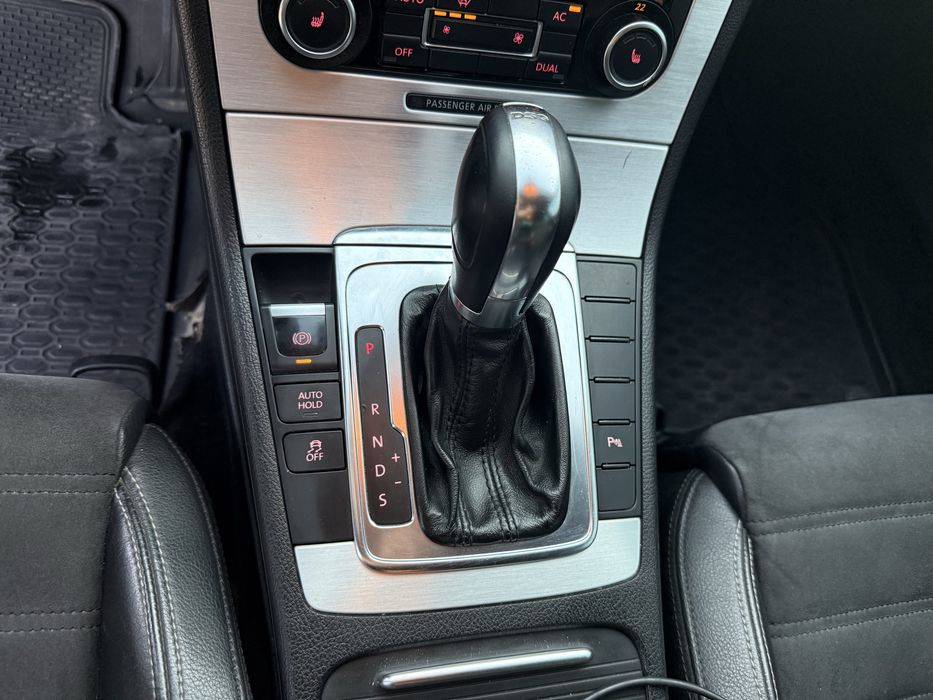 Volkswagen  Passat cc 2011 года 1.8 tsi