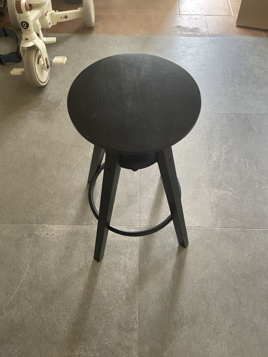4 Bancos Ikea novos