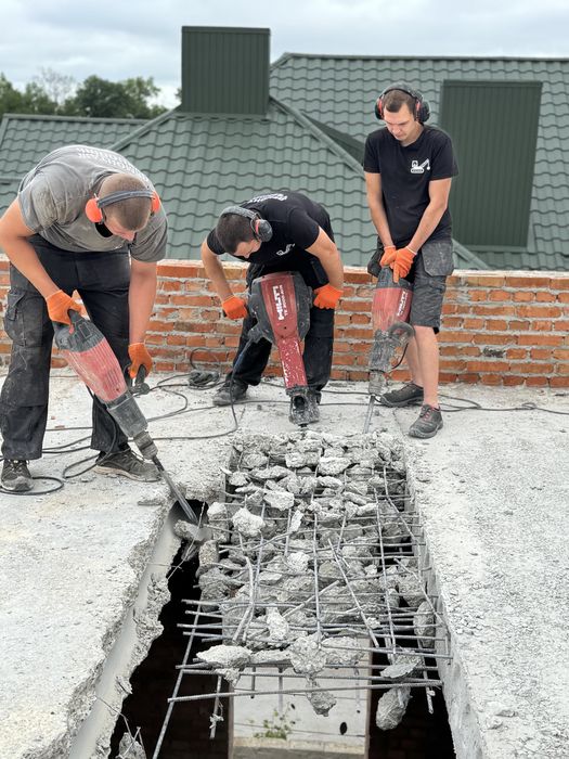 Демонтажні роботи . Будь - яка складність та обєми .