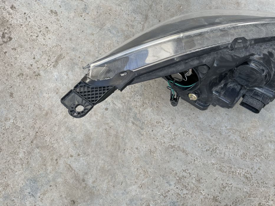 Ліва фара Ford Focus 3 Led