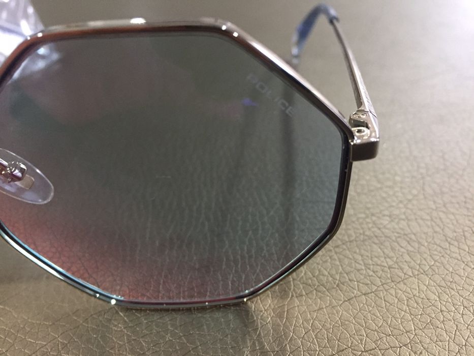 Vendo óculos de sol, completamente novos, nunca usados, originais