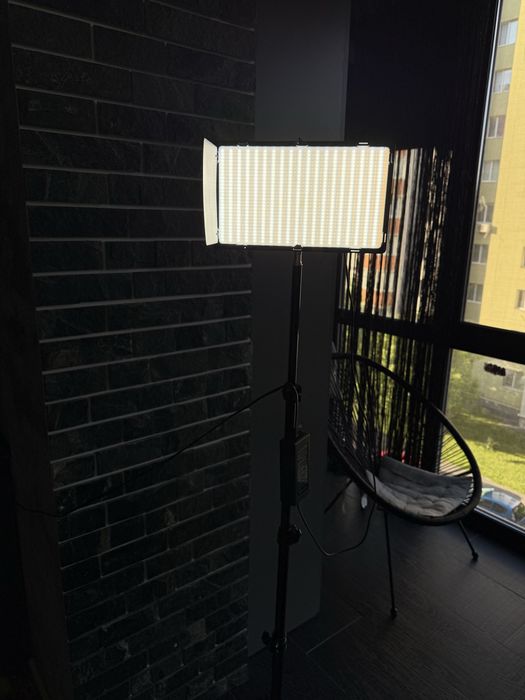 Професійне світло LED-панель модель LED-U800+ бренду Nagnahz.
